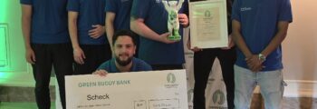7 Azubis mit Preis, Urkunde und Scheck